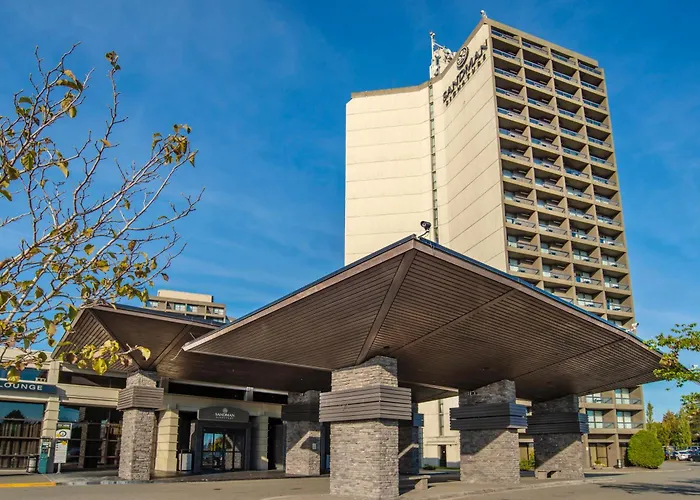 Sandman Signature Vancouver Airport & ResortAirport Hotel